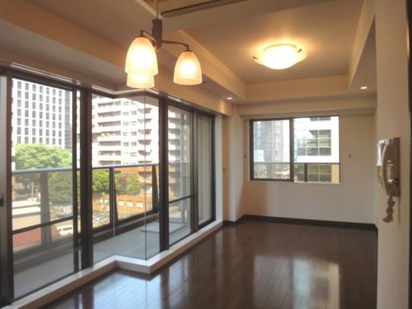 新宿区西新宿６丁目のマンション