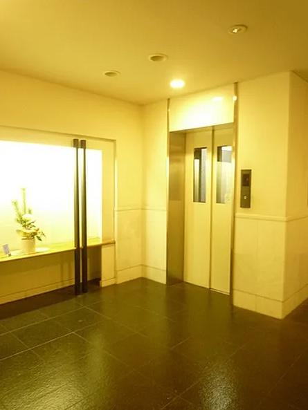 中央区新川２丁目のマンション