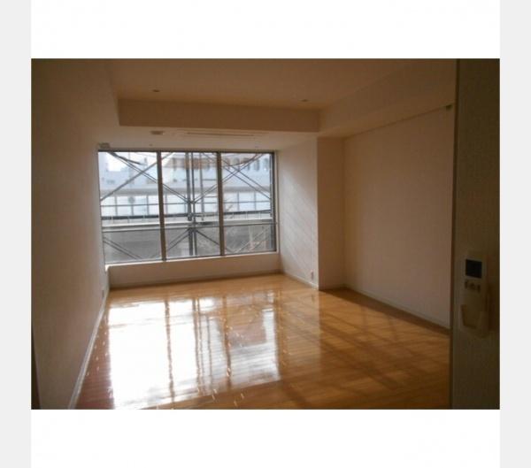 渋谷区代々木３丁目のマンション
