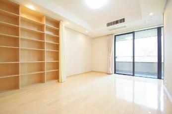 港区六本木１丁目のマンション