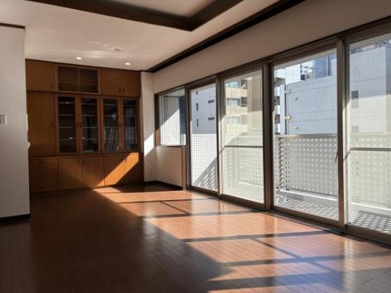 千代田区麹町２丁目のマンション