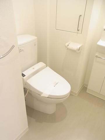 新宿区市谷薬王寺町のマンション