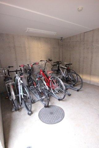 新宿区市谷仲之町のマンション