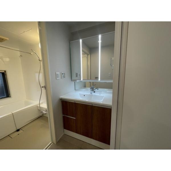 中央区新川２丁目のマンション