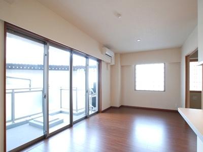 新宿区原町３丁目のマンション