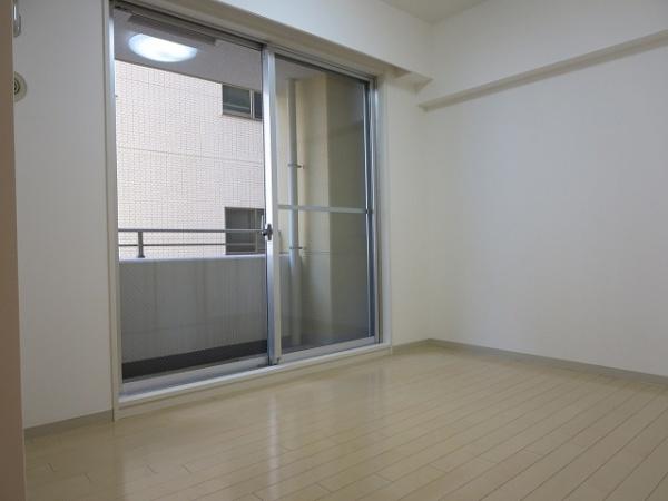 中央区新川１丁目のマンション