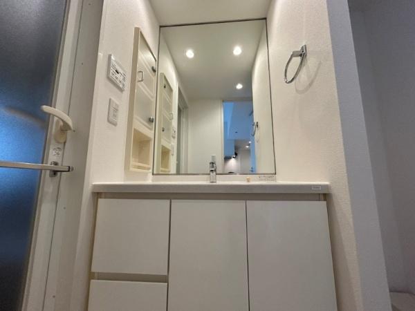 港区六本木２丁目のマンション