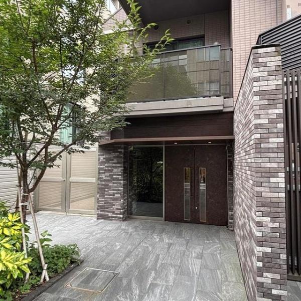 新宿区市谷加賀町２丁目のマンション