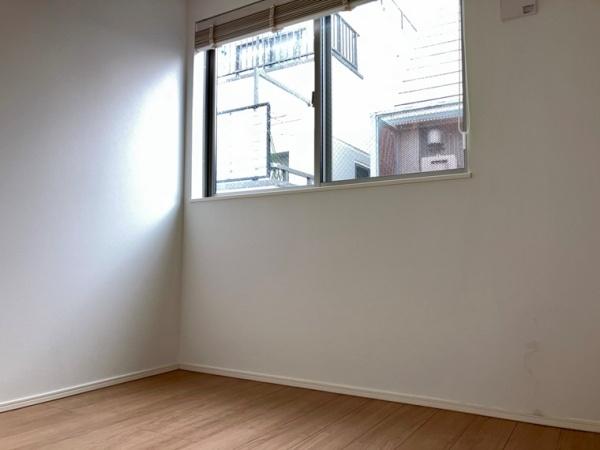 新宿区市谷薬王寺町の貸家