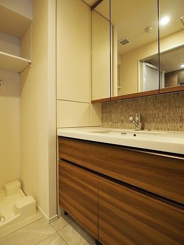 世田谷区三軒茶屋２丁目のマンション