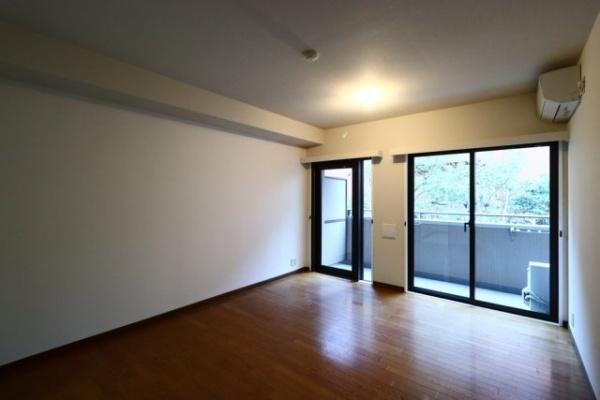 港区赤坂８丁目のマンション