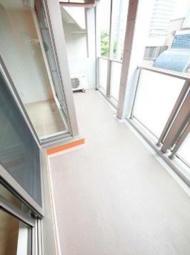 中央区新川２丁目のマンション