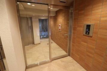 中央区新川２丁目のマンション