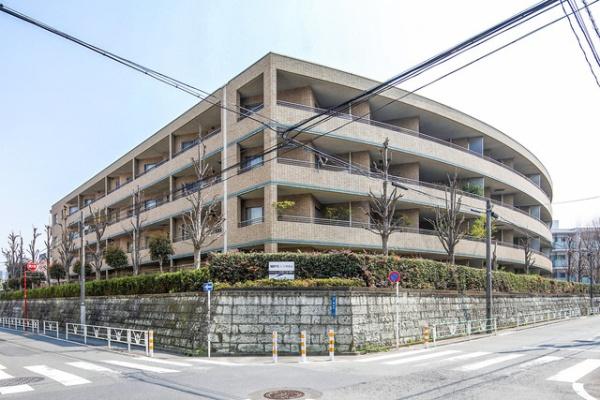 渋谷区鉢山町のマンション