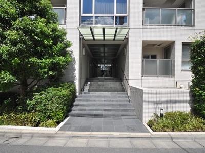 新宿区市谷薬王寺町のマンション