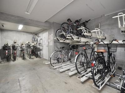 新宿区市谷薬王寺町のマンション