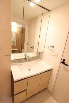 中央区新川１丁目のマンション