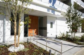 新宿区市谷薬王寺町のマンション