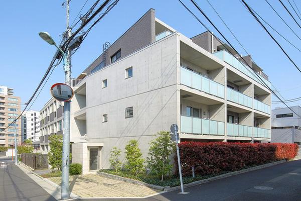 渋谷区神宮前３丁目のマンション