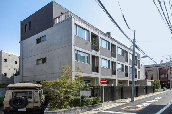 渋谷区神宮前３丁目のマンション