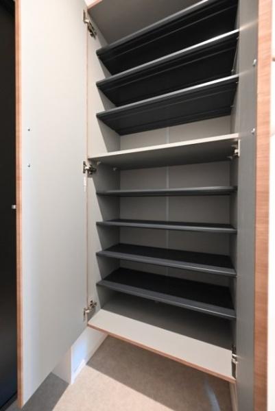 中野区本町２丁目のマンション