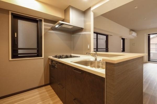 中央区新川２丁目のマンション