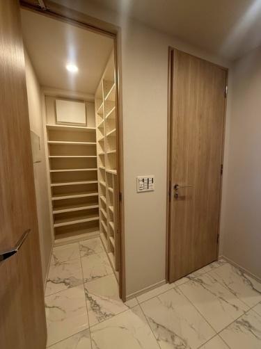 千代田区麹町３丁目のマンション