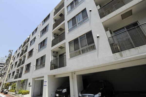 千代田区神田小川町３丁目のマンション
