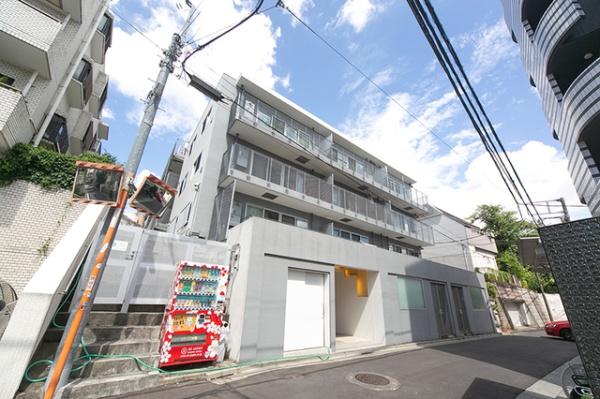 渋谷区初台2丁目のマンション