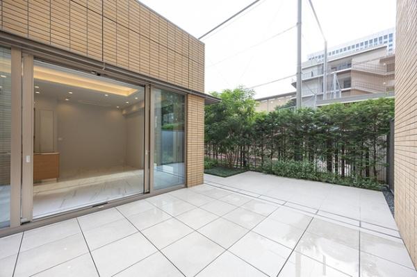 港区三田１丁目のマンション