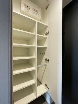世田谷区下馬１丁目のマンション
