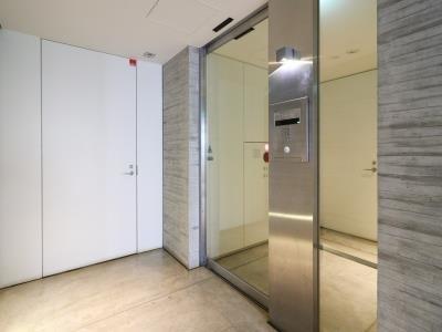 港区赤坂９丁目のマンション