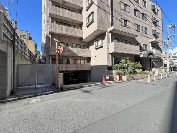 新宿区市谷仲之町のマンション