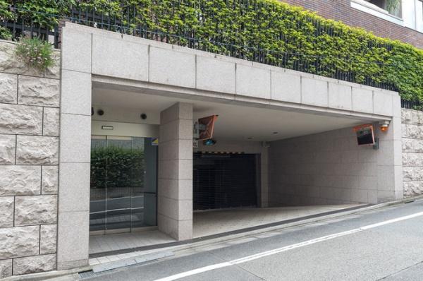 新宿区南元町のマンション