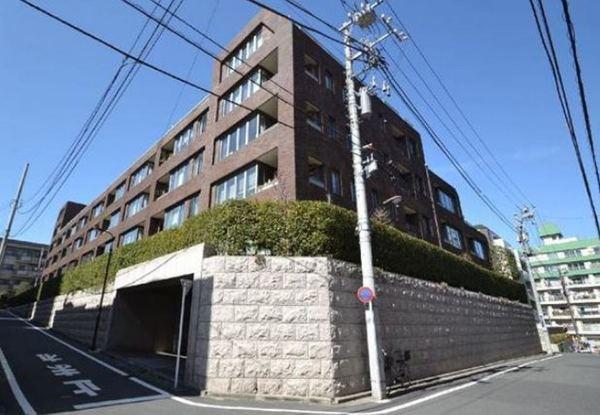 新宿区南元町のマンション