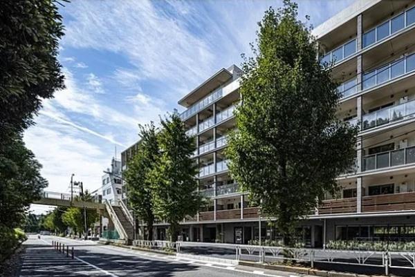 渋谷区代々木５丁目のマンション