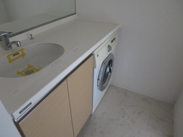 中央区新富２丁目のマンション