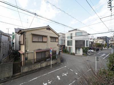 世田谷区下馬１丁目のマンション