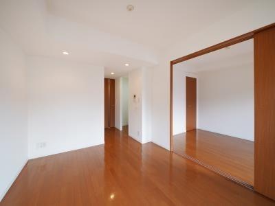 世田谷区下馬１丁目のマンション