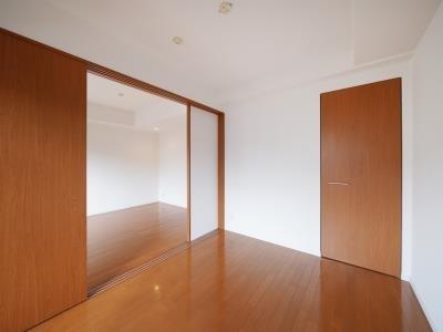 世田谷区下馬１丁目のマンション