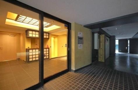 新宿区市谷本村町のマンション
