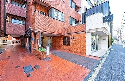 港区南青山６丁目のマンション