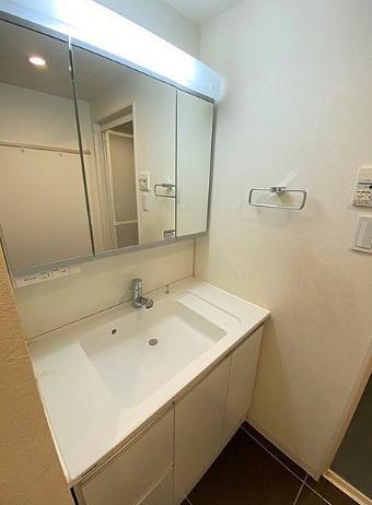 渋谷区代々木４丁目のマンション