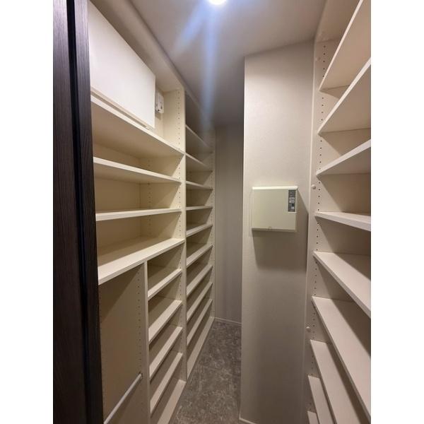 千代田区麹町３丁目のマンション