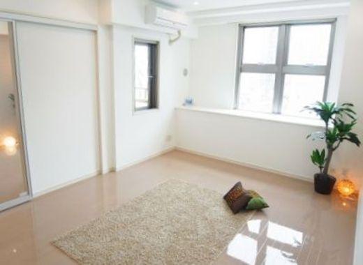 中央区新川２丁目のマンション