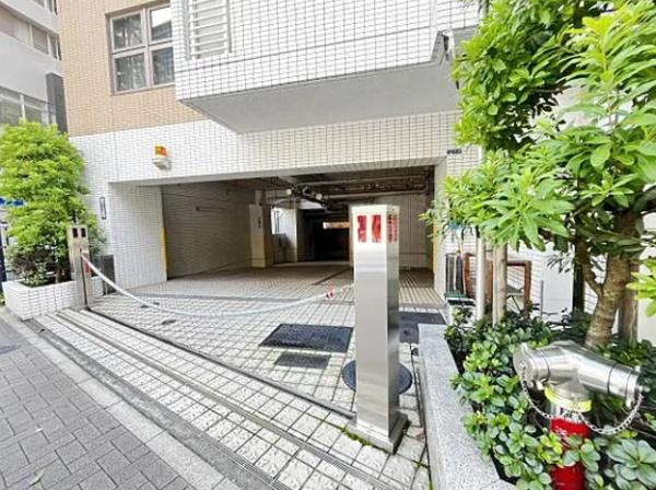中央区新川２丁目のマンション