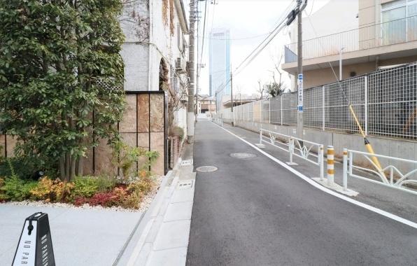 渋谷区本町４丁目のマンション