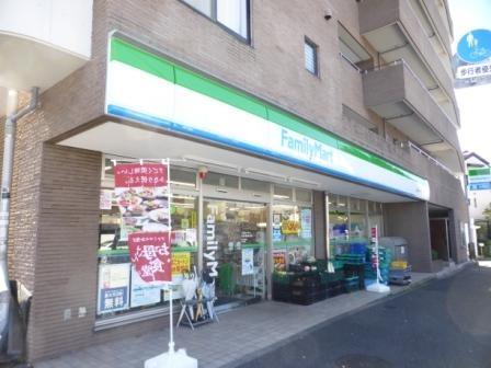渋谷区大山町のマンション(ファミリーマート世田谷北沢四丁目店)