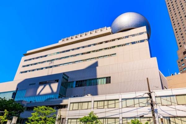 渋谷区南平台町のマンション(渋谷区立こもれび大和田図書館)