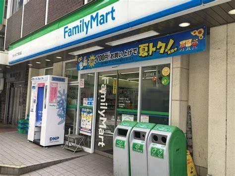 渋谷区代々木２丁目のマンション(ファミリーマート代々木二丁目北店)